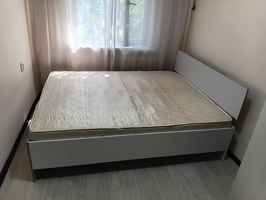 Спальни кровать 2 в длину в ширну 1.80