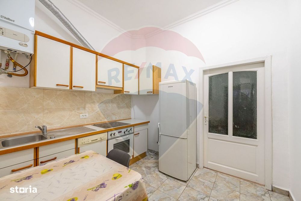 Apartament la casă de închiriat