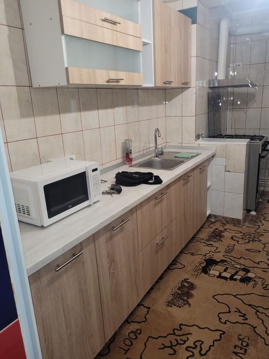 Inchiriez 2 camere parter