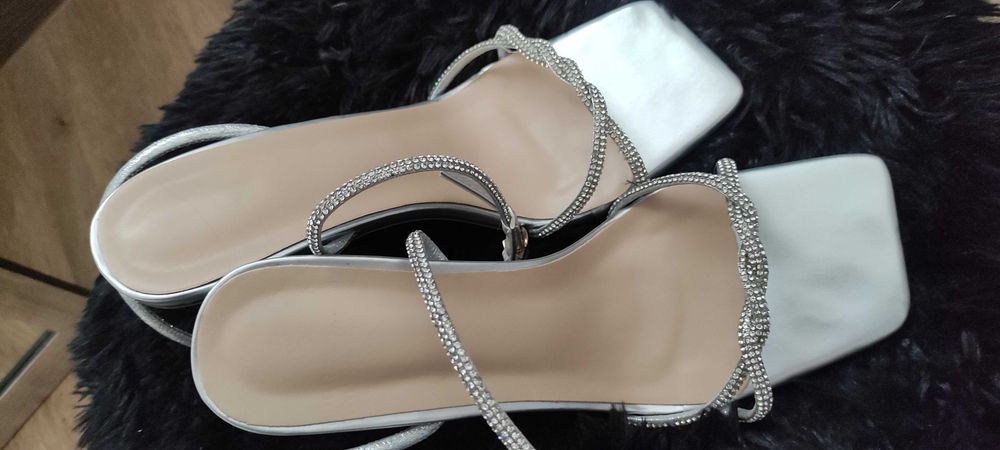Нови, дамски обувки на токчета 37 и 39 номер бални, вечерни, официални
