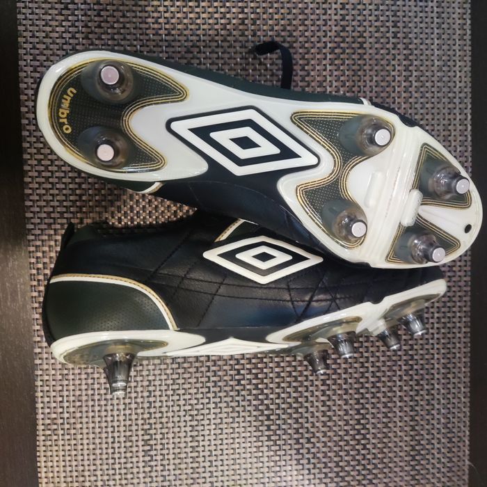 Футболни обувки Umbro Speciali PRO SG