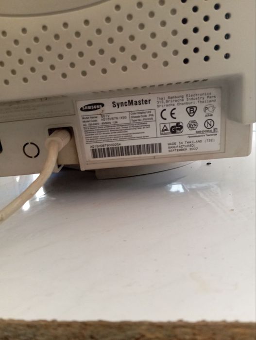 Samsung monitor sotiladi