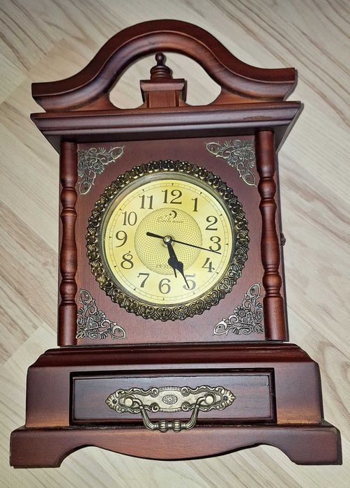 Ceas perete sau birou lemn maro venge cu sertar