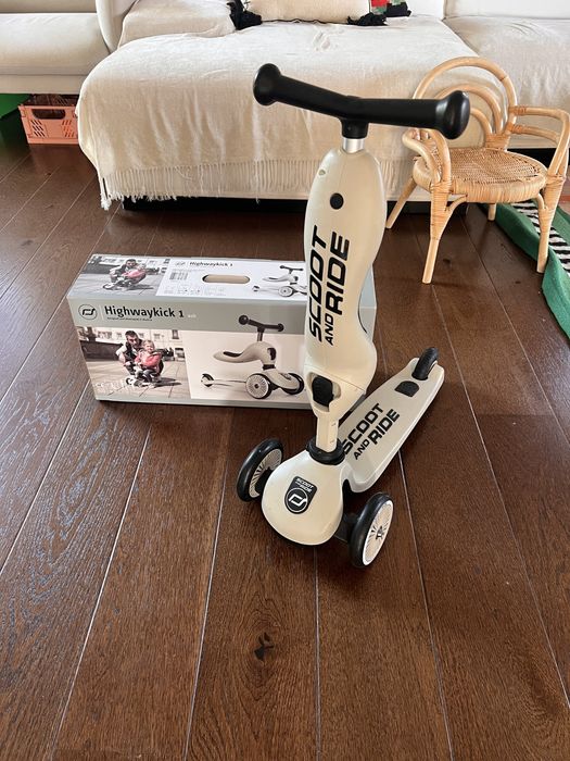 Trotineta ca noua Scoot and ride