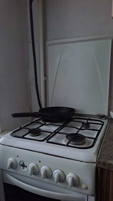 Продам газ плиту