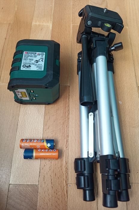 Parkside Nivela Laser rosu cu autocalibrare trepied baterie