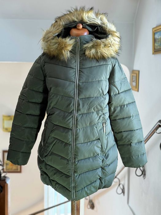 Geacă damă cu puf si glugă cu blană artificială