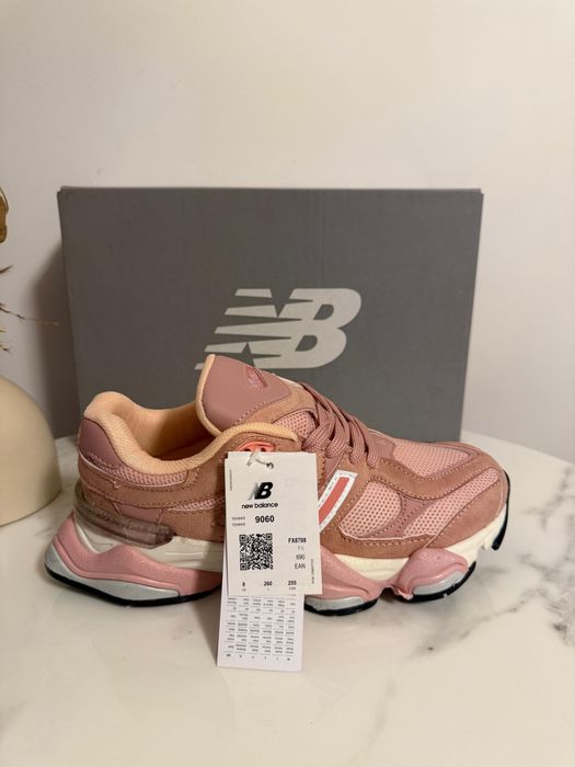 Adidasi New Balancr 9060 Roz
