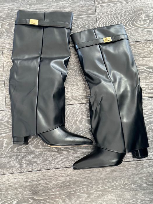 Кожени ботуши с ток