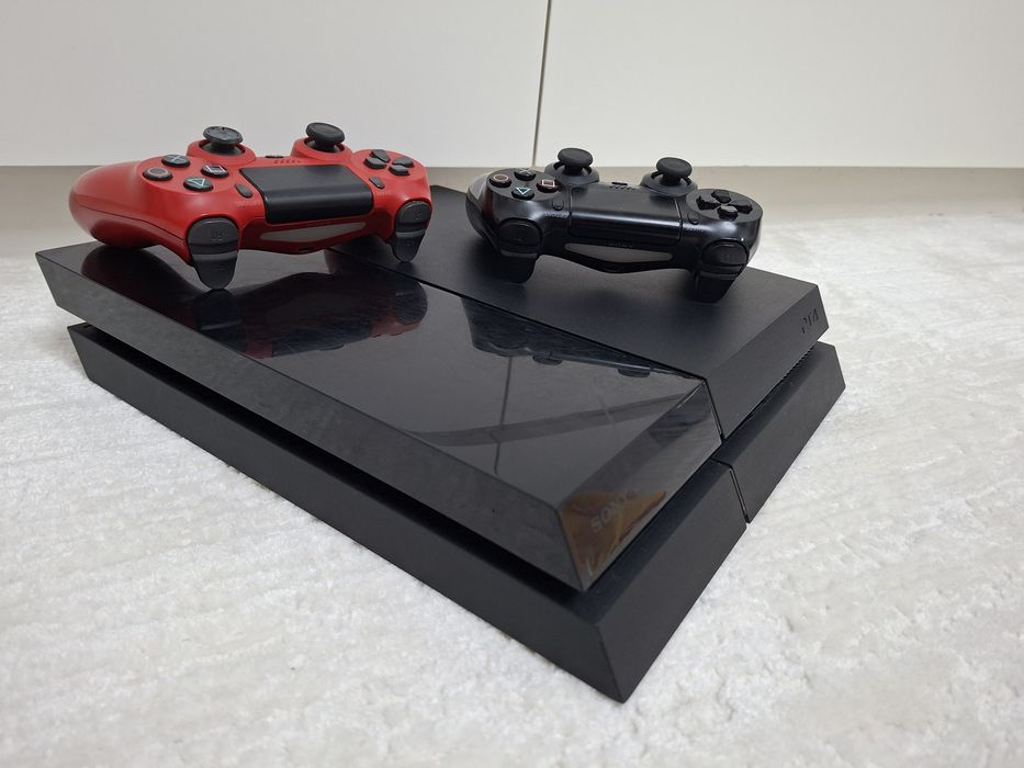 Sony PlayStation 4