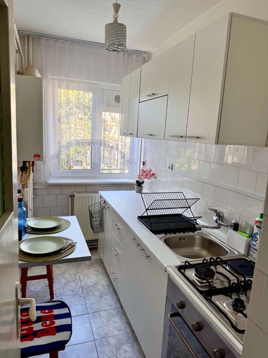 Inchiriez apartament 2 camere zona Albina
