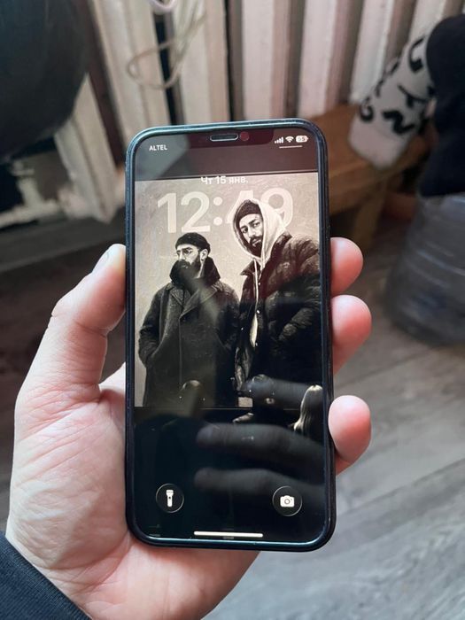 Айфон 12 в идеальнос состояние