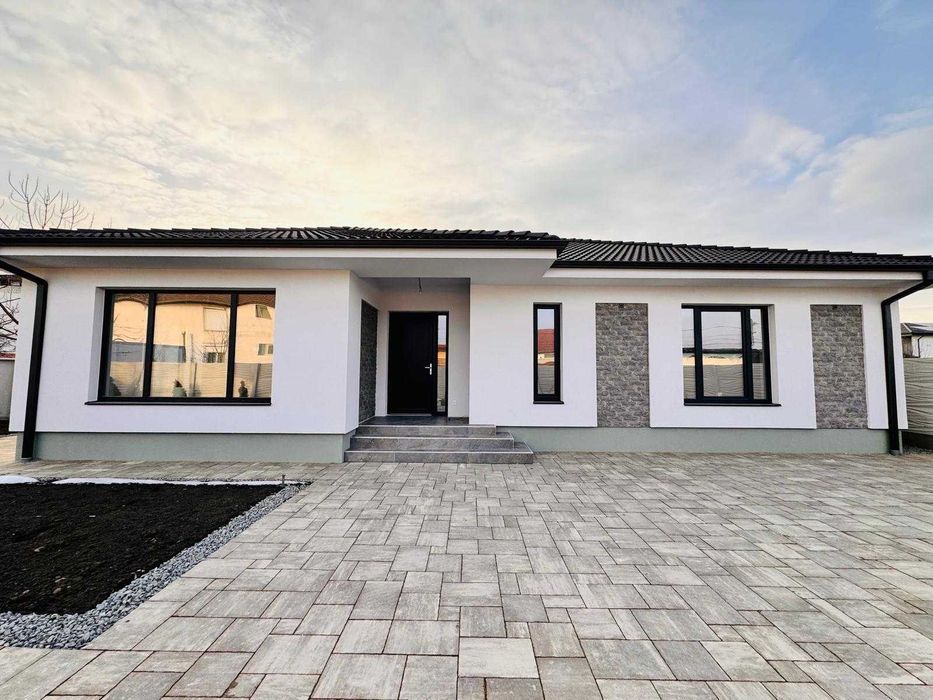 Casa de vanzare la asfalt