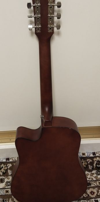 Акустическая гитара