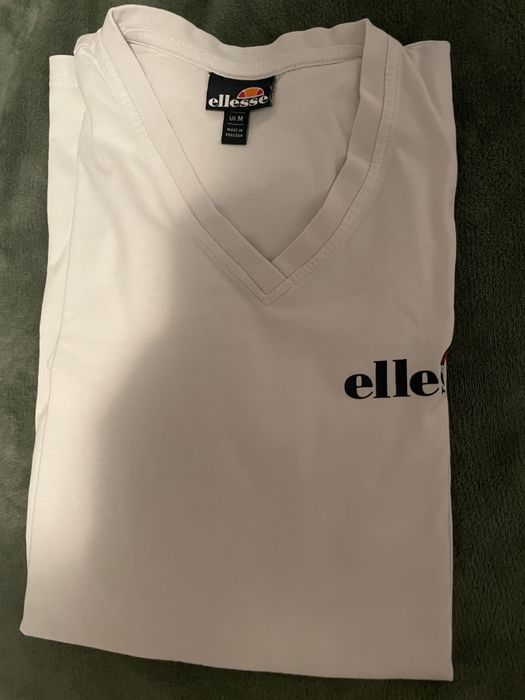 tricou ellesse marimea M(fitL)