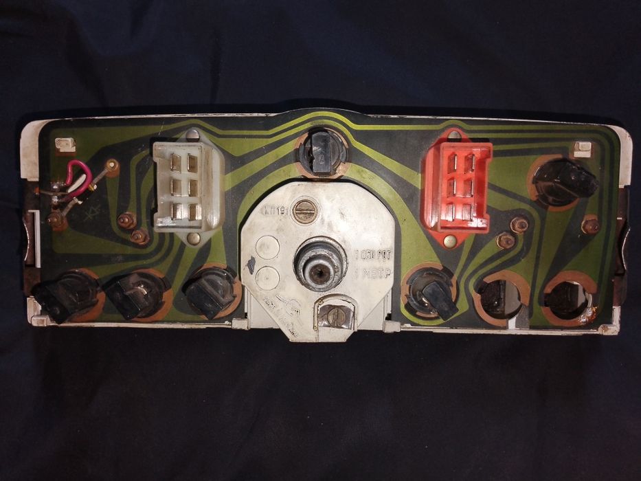 Щиток приборов ваз