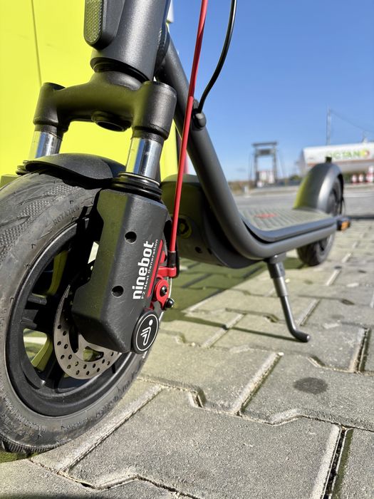 Trotinetă Electrică Ninebot F2 Pro E II - Stare Foarte Bună, Doar 117 km Parcurși