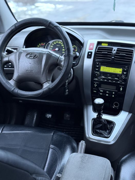 Hyundai Tucson  2.0 CRDi 4x4 decuplabil