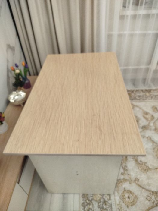 Отдам бесплатно стол кухоный самовывоз