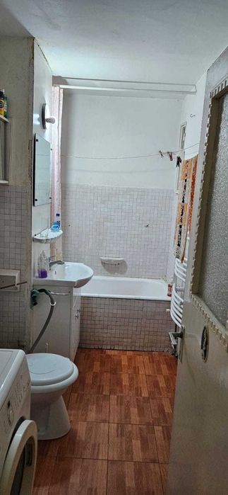 Intabulat, certificat energetic, liber,79mp, bloc din 1982,  etaj 1/4