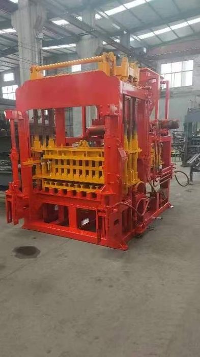 Станок по производству брусчатки