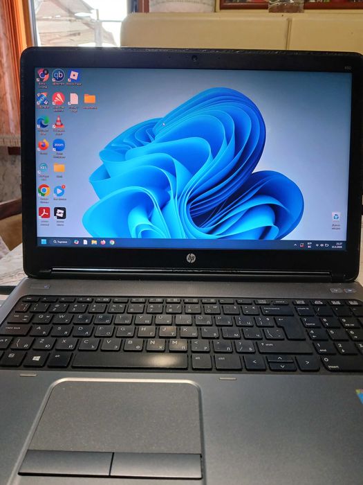 Продавам два броя Лаптопа hp