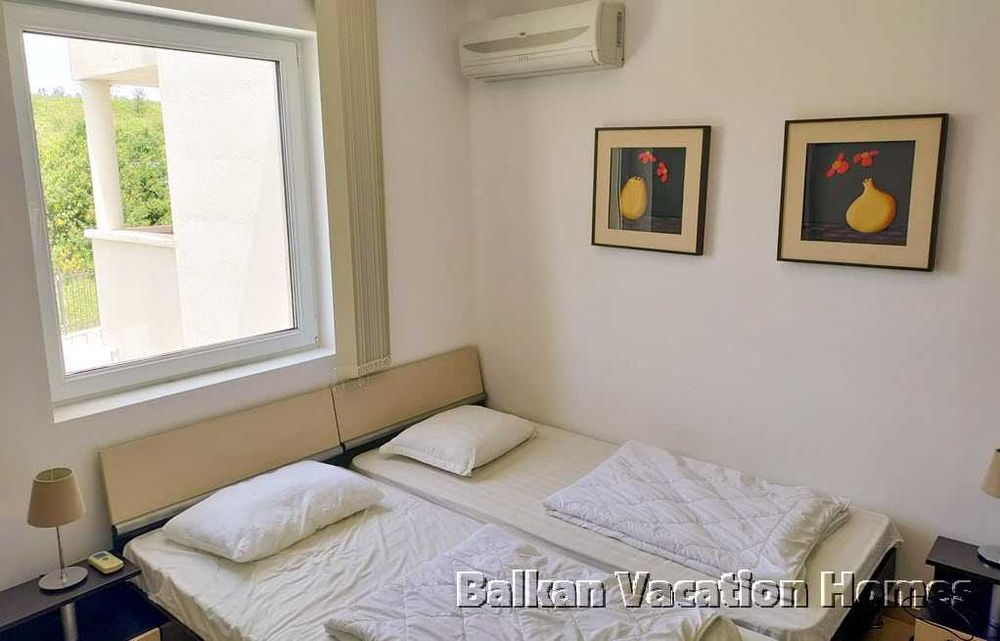 Тристаен апартамент с невероятна морска панорама в Бяла