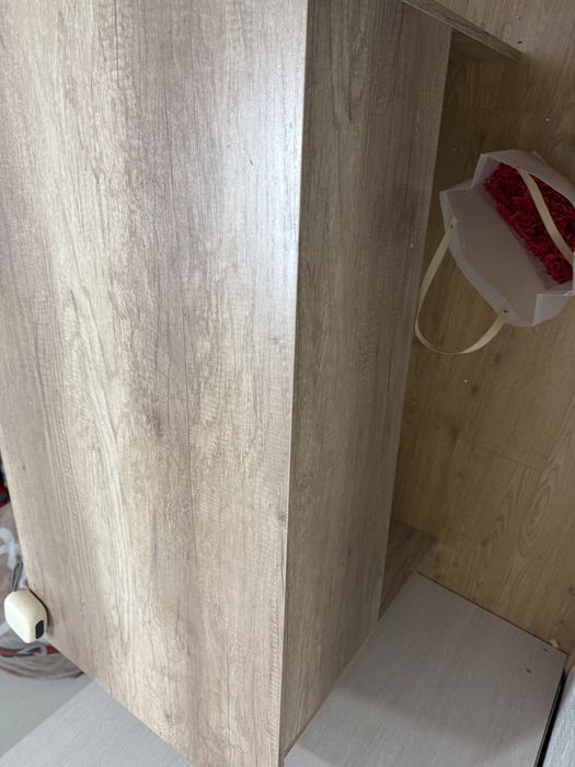 Продаются два стола