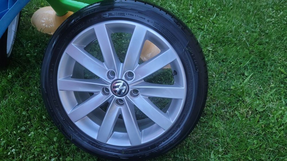 Vând jante VW originale R17  5×112