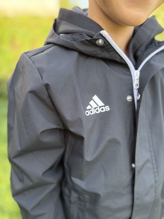 Яке за дъжд Adidas чисто ново