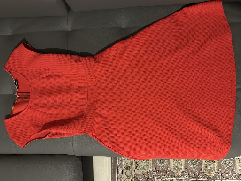 Красное платье от Motivi