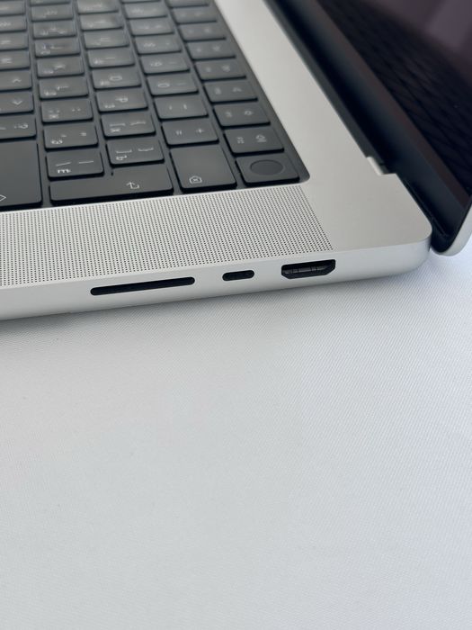 MacBook Pro 16 Silver/M2