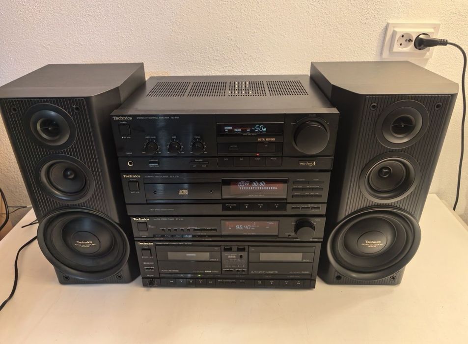 Amplificator Technics SU X101 deck RS X101 Tuner ST X301 CD player SL PJ27A Boxe SB  CH610 bass reflex telecomanda programabila
