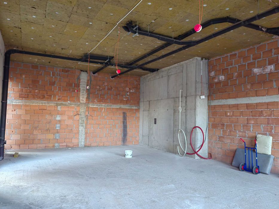 Spațiu comercial de inchiriat în complexul Hercesa Vivenda – 100 mp.