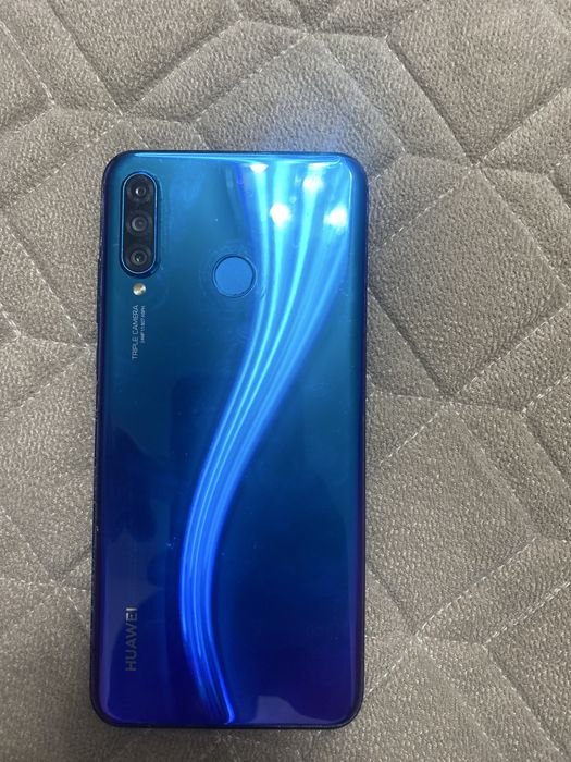 Продаю Huawei в хорошом состояний