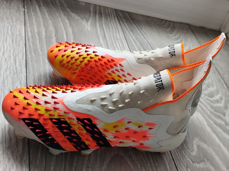 Продам оригинальные adidas Predator