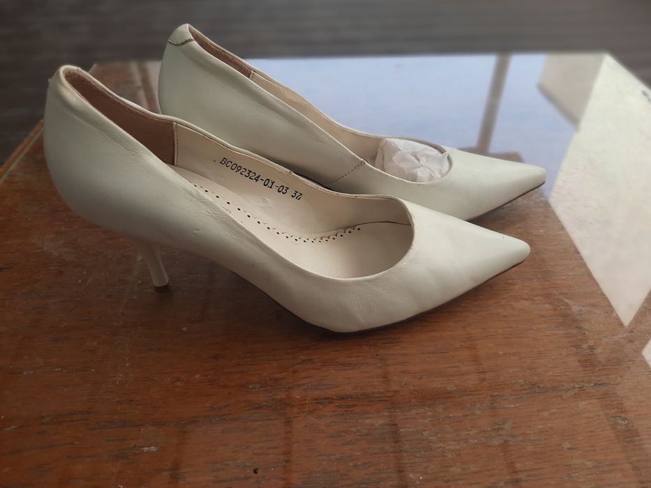 Элегантные женские туфли. Свадебные.
