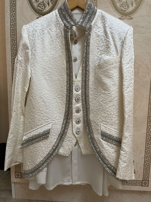 Costum de mire preț negociabil