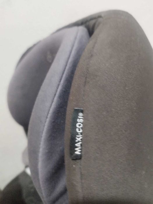 Maxi-Cosi  столче  за кола