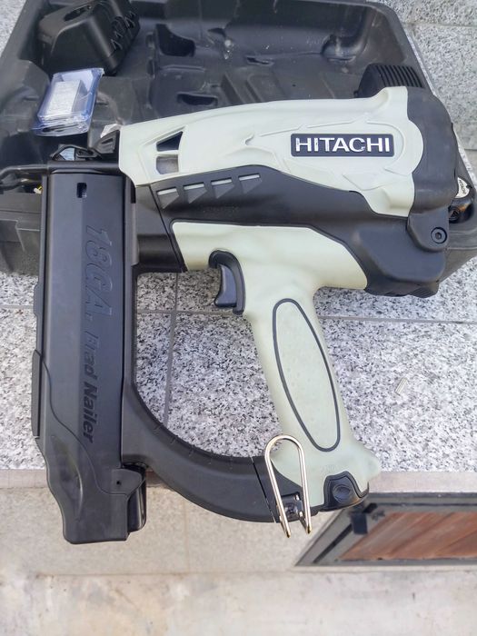 HITACHI NT 50GS GAS Акумулаторен такер с газ