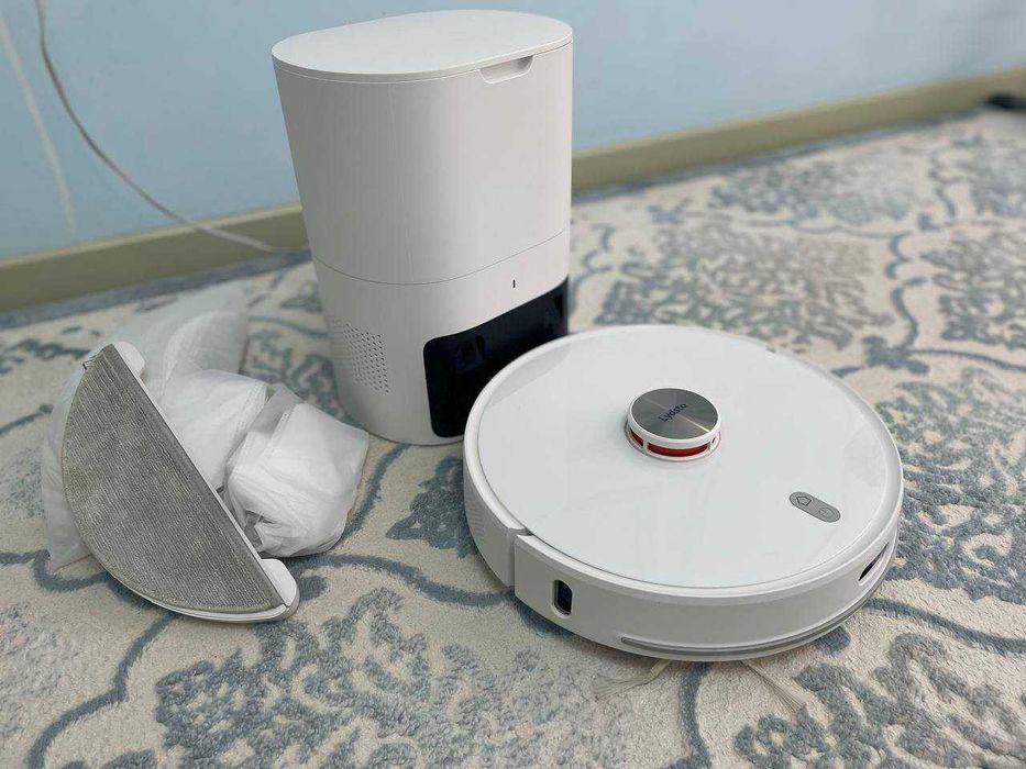 Чудесный Робот-пылесос Xiaomi LYDSTO R1