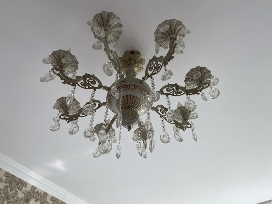 Люстра для зала