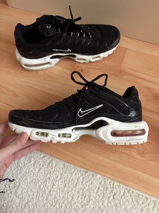 обувки nike tn черни