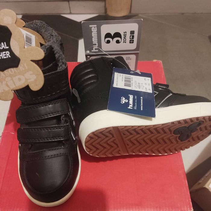Продавам детски боти Hummel 26 размер