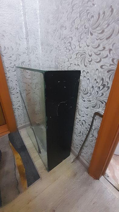 Отдам даром аквариум