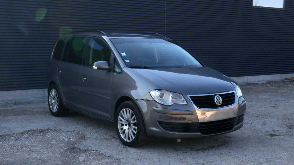 Volkswagen Touran I 2003-2010 НА ЧАСТИ В ОПИСАНИЕТО