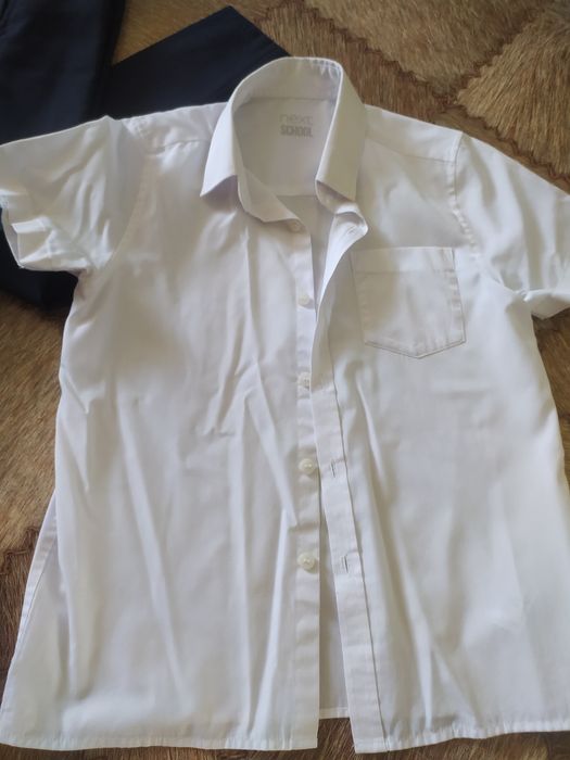 Продам школьные костюмы и рубашки