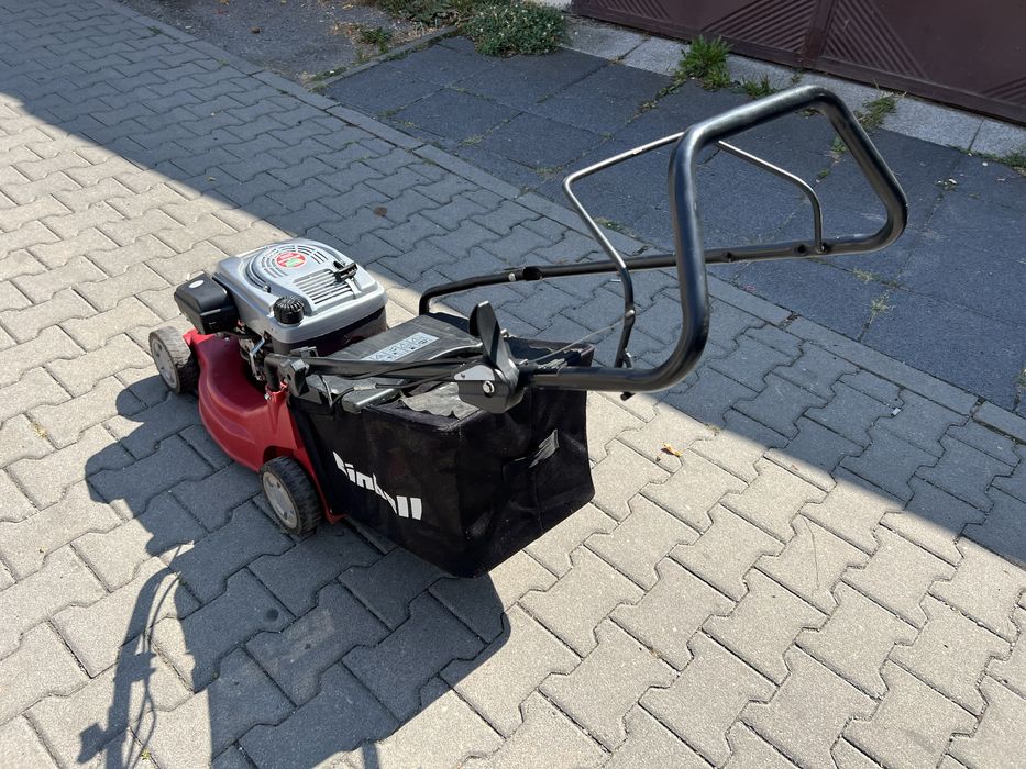 Masina de tuns iarba pe benzina Einhell