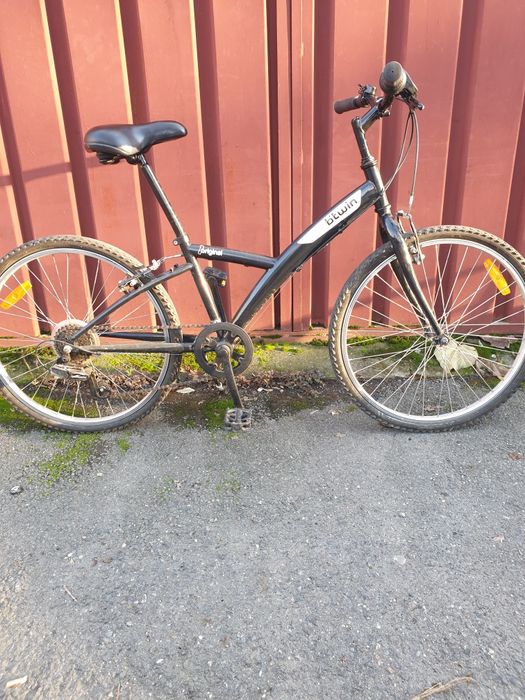 Vând bicicleta roti 24