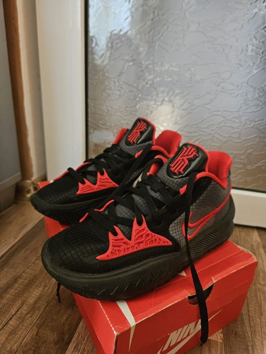 Nike KYRIE 4 low